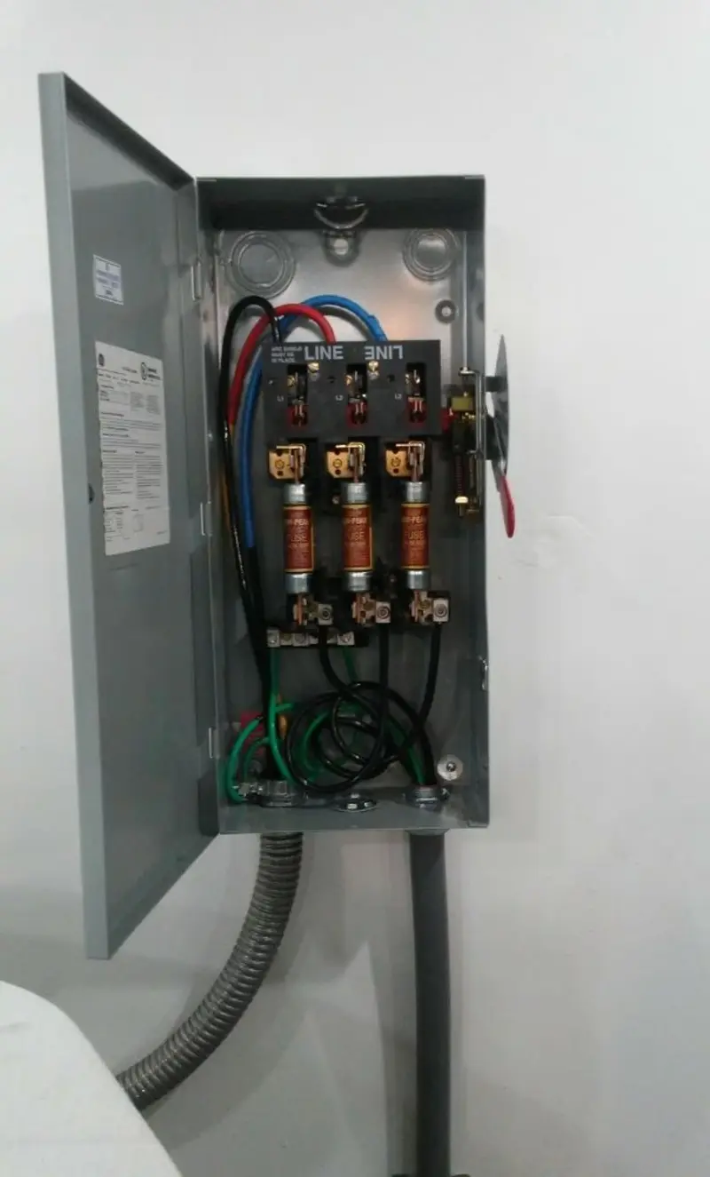 Three-phase disconnect switch installed for Electrical Wiring & Rewiring in Batesville